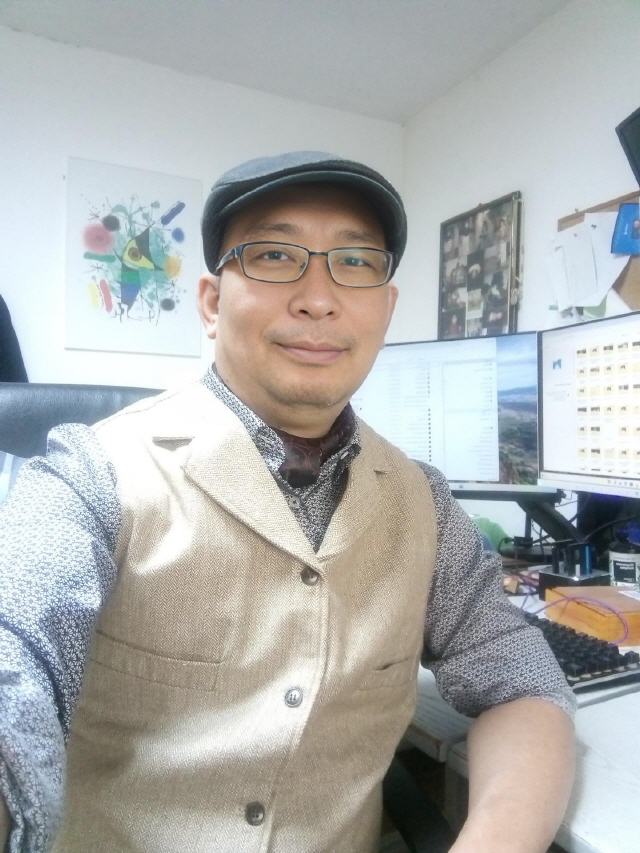 Oudomsouk Phoutthasone � Professioneller Mediendes